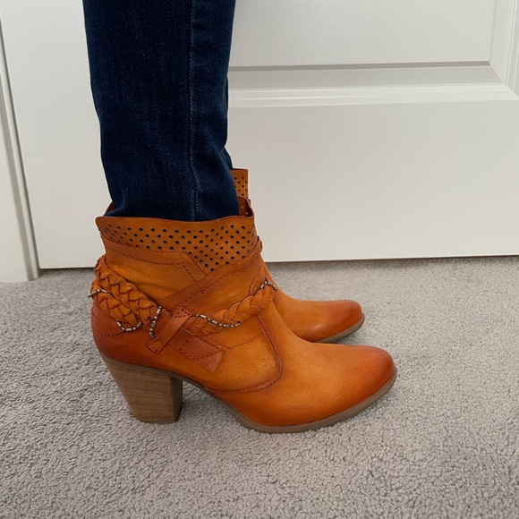 MJUS Boots orange size 37EU(6.5US) - Picture 3 of 14